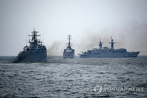 "루마니아 앞 흑해서 선박 드론 피격"…7명 실종