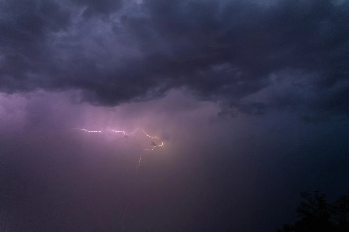 Grêle, rafales de vent… Neuf départements du Sud-Ouest en vigilance orange orages lundi