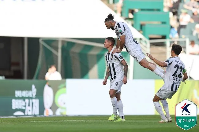 '클리말라 종료직전 극장골 대폭발' 선두 서울, 전설더비마저 2-1로 이겼다 [오!쎈 전주]