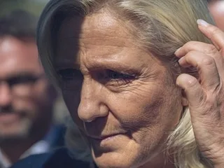 De la complaisance à la défiance : coup de froid sur les relations entre le Rassemblement national et la Russie ?
