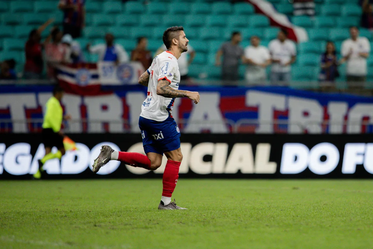 Atuações do Bahia: Everaldo perde pênalti nos acréscimos e recebe a pior nota contra o Athletico