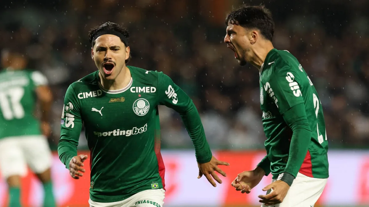 Apenas Palmeiras, Galo, Vasco e Santos disputam três títulos em 2026