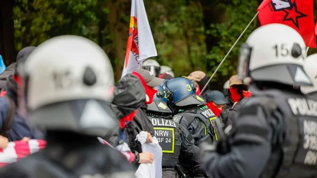 Protest gegen Aufrüstung: «Rheinmetall entwaffnen» blockiert Kaserne