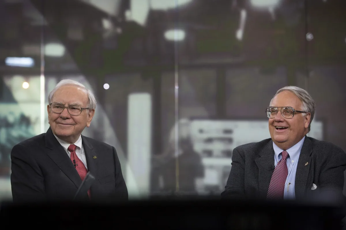 Meet Warren Buffett’s son Howard, a former sheriff, war photographer, and now, Berkshire’s new chairman