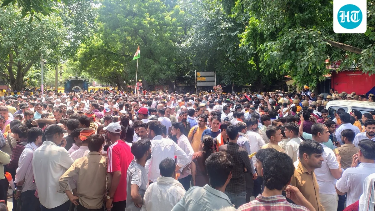 'Reservation Hatao Andolan' protest LIVE: Crowd swells at Jantar Mantar as Delhi Police shift venue