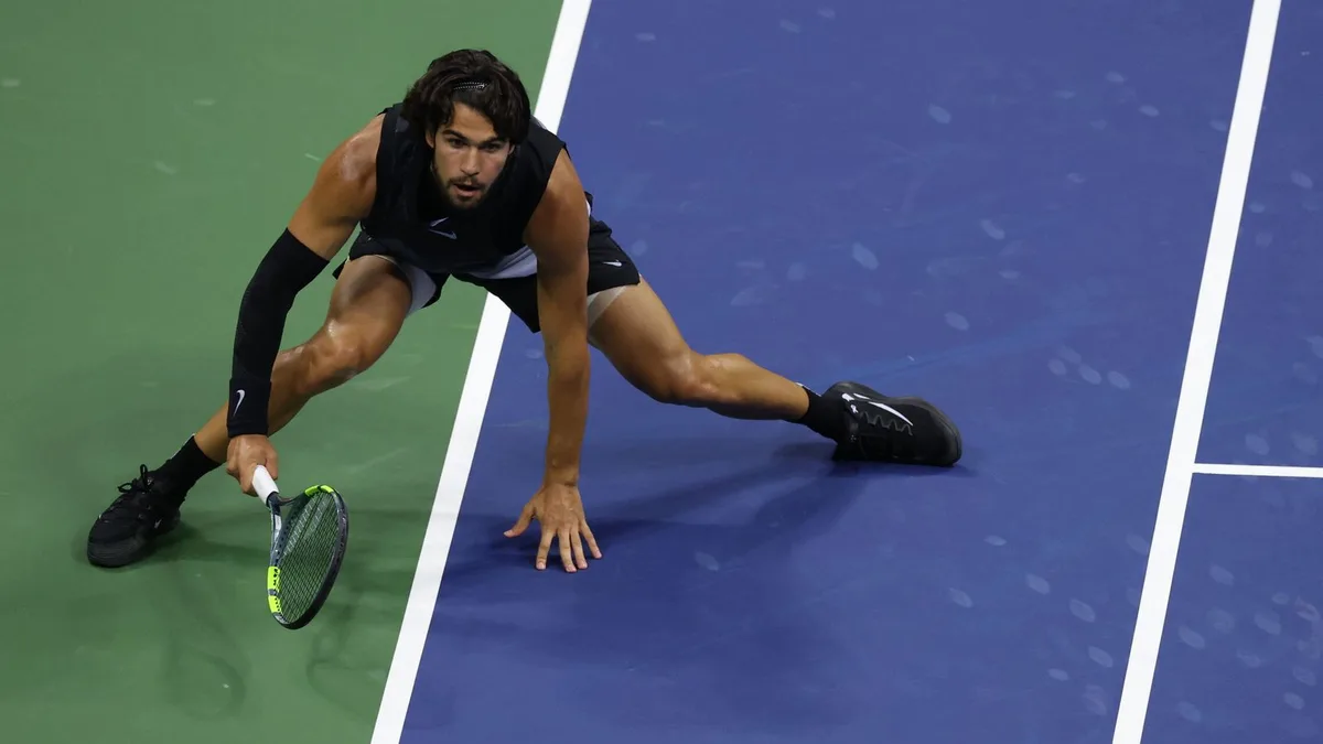 Alberto Lledó, preparador físico de Alcaraz: "Empezar un partido de tenis de cinco sets a las once de la noche no es nada sano para un deportista"