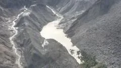 'High risk' of lake breaching and causing second flood, warns China
