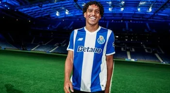 Souza reforça o FC Porto por empréstimo do Tottenham