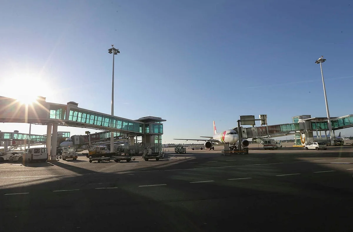 Mau tempo cancela oito voos e diverge outros sete no aeroporto do Porto