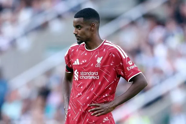 Alexander Isak's subtle action to Newcastle fans after Liverpool's late equaliser
