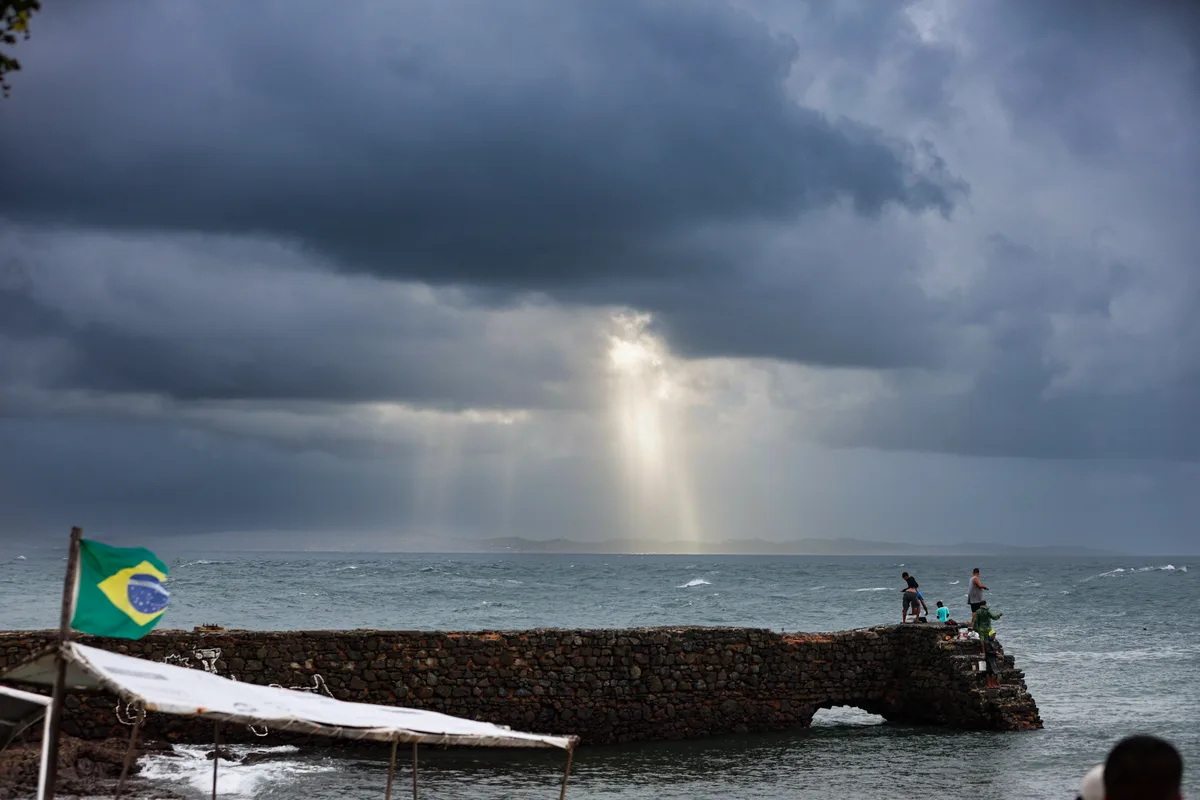 Feriadão com chuva? Confira a previsão e saiba como aproveitar