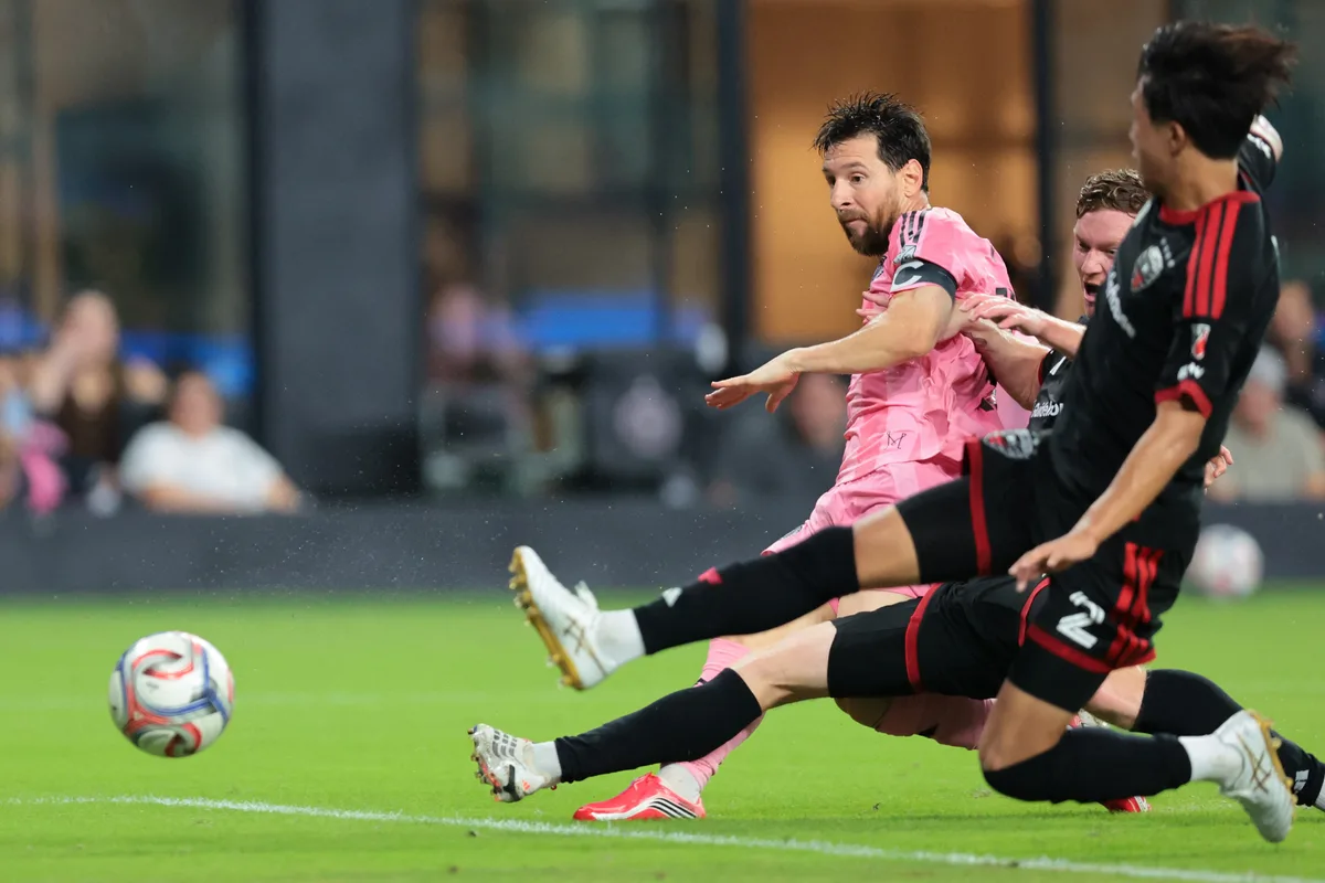 Messi marca duas vezes na volta ao Inter Miami após despedida da Argentina e chega a 934 gols