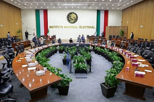 INE conmemora su 36 aniversario; refrenda su compromiso con la democracia