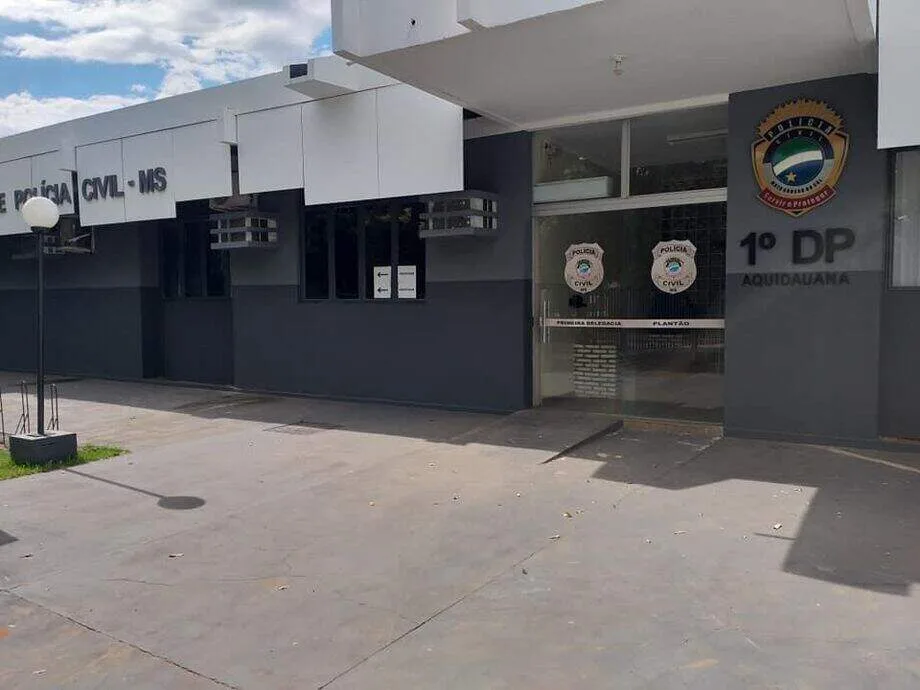 Acusado de estuprar enteada de 13 anos, professor é preso dentro de hotel