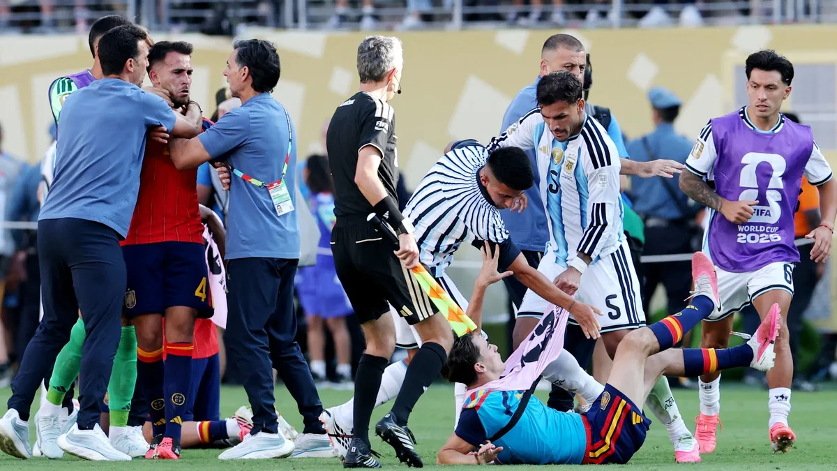 La decisión que tomó FIFA sobre las sanciones de Paredes, Molina y Almada: cuándo podrían volver a jugar con la selección argentina