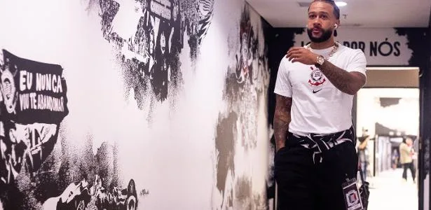 Corinthians não vê saída para transfer ban e trata Memphis como reforço