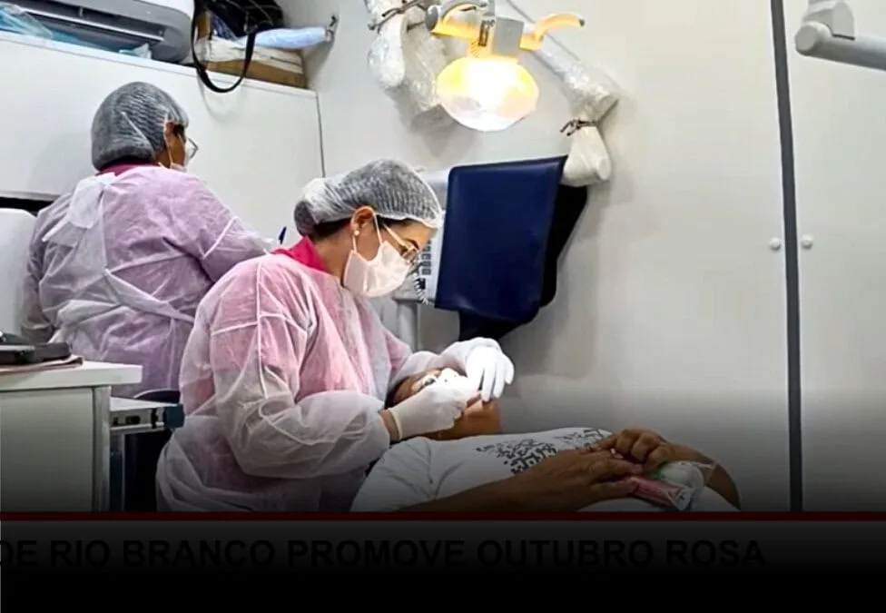 Prefeitura soma mais de 300 atendimentos odontológicos na Praça da Revolução