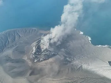 Indonesia cancels flights at Jakarta airport as Anak Krakatau volcano erupts