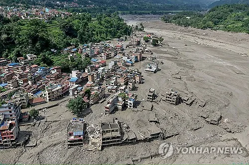 네팔 홍수로 19명 사망…외국인 291명 포함 여행객 384명 실종(종합)