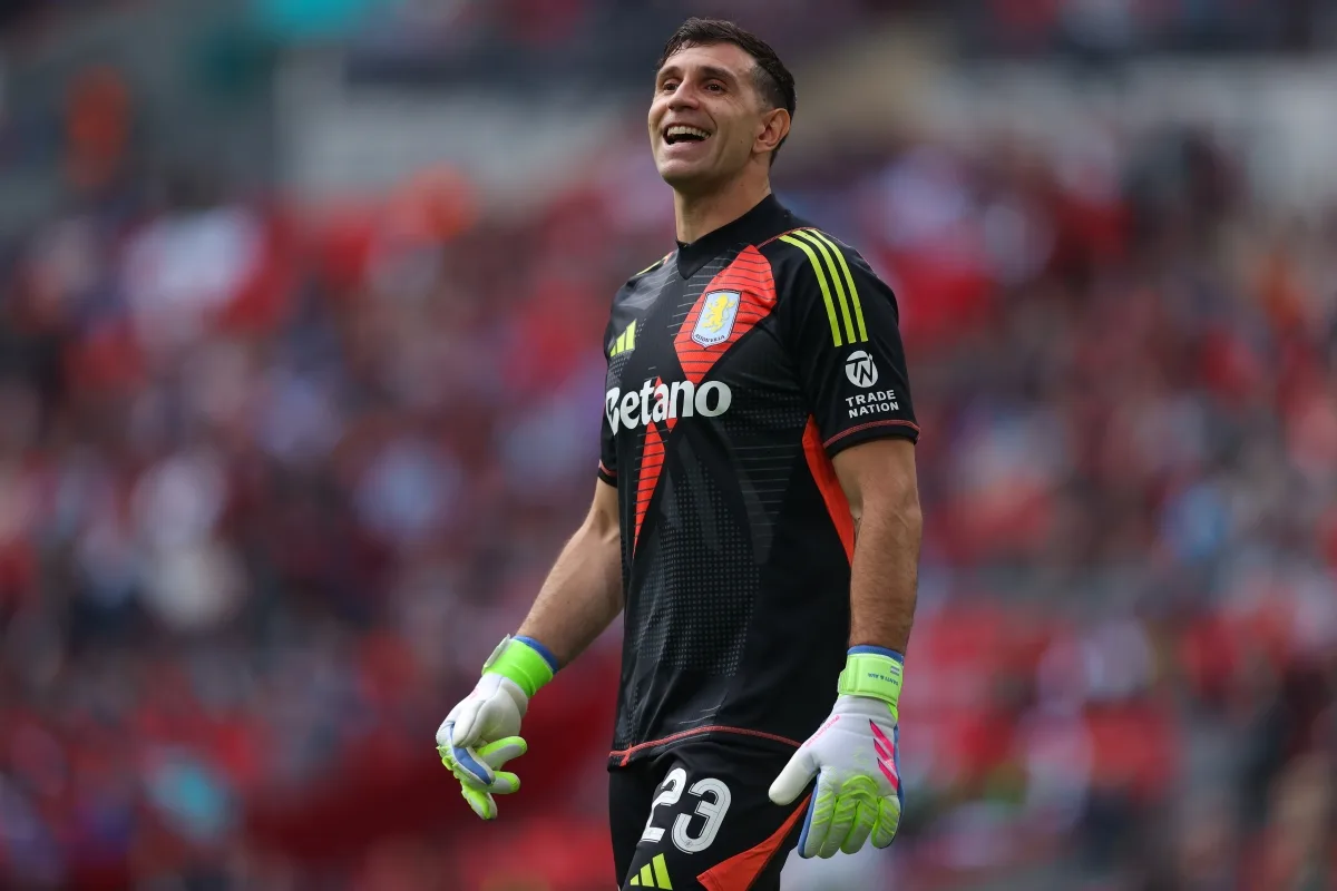 Chelsea chega a acordo por Dibu Martínez, goleiro da Argentina
