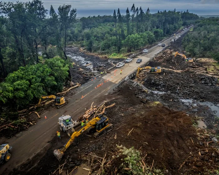 Hawaii crews work to restore power to thousands after Lala outages