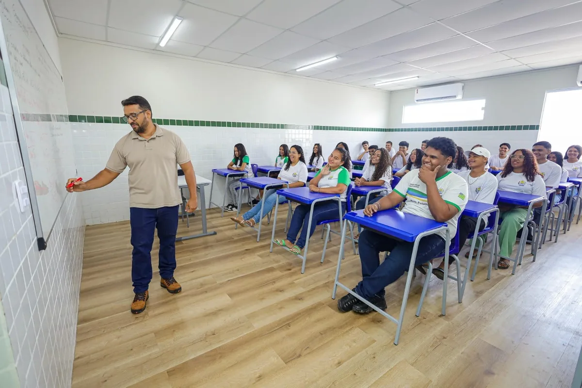 PND é aplicada neste domingo para quase 626 mil professores