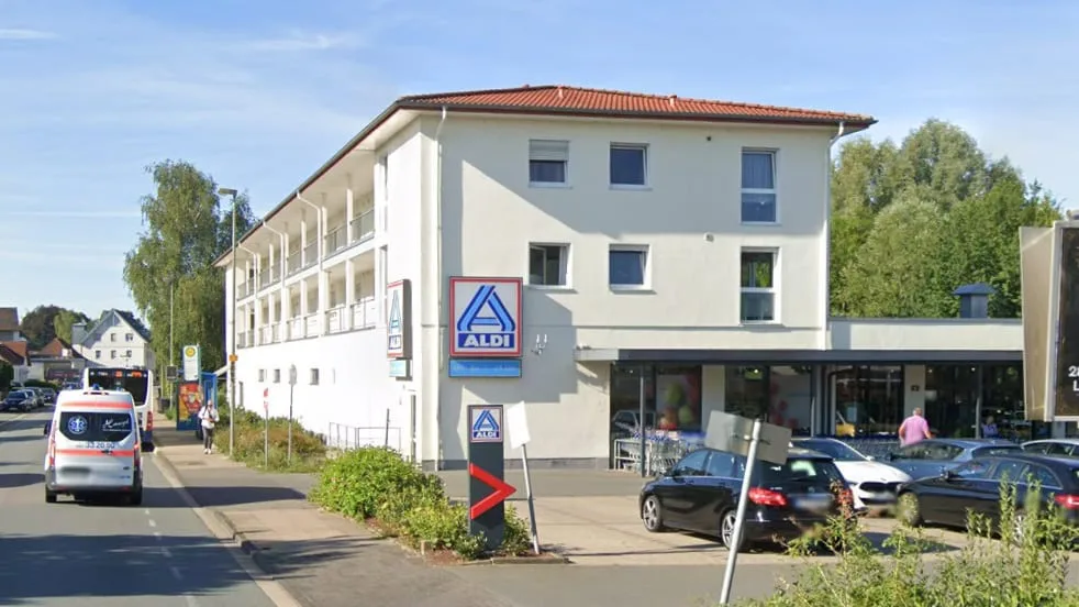 Polizei ermittelt in Bielefeld - Frau auf Discounter-Parkplatz entführt?