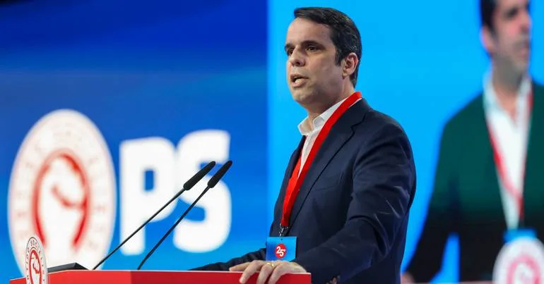 PS diz que privatização total da TAP é "precipitada"