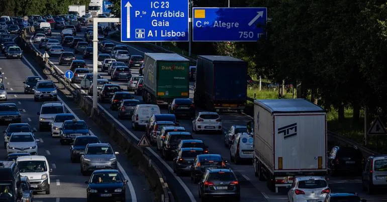 Pesados sem destino ao Porto ou a Gaia proibidos na VCI