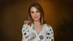 Toia Lemann não se considera estilista, mas transforma arte em roupa