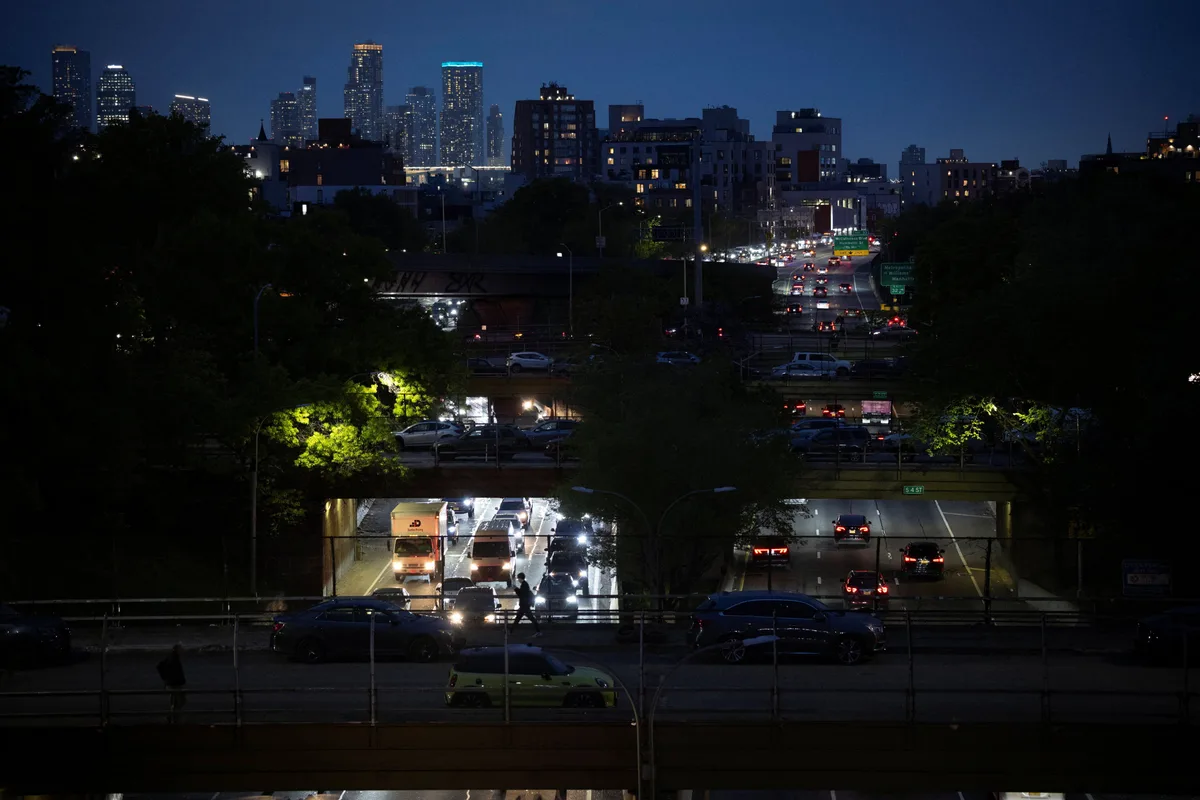 Reformarán parte de la autopista BQE en Nueva York: habrá desvíos temporales y obras por USD 4.000 millones en Brooklyn Heights