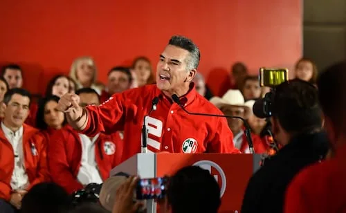 Alito Moreno asegura que, unida, oposición ganaría 12 de 17 gubernaturas; "México está en juego", dice
