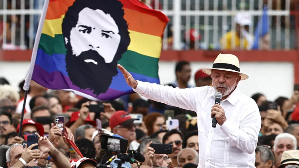 Urnas deixam PT mais dependente de Lula e confinado ao Nordeste