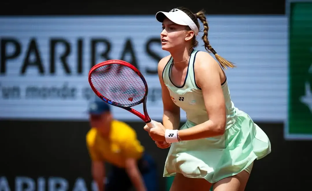 Rybakina vence Osaka de virada e vai às semifinais do WTA 1000 de Toronto