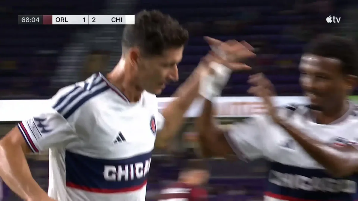 Pênalti de Lewandowski garante vitória de Chicago sobre Orlando; confira o lance