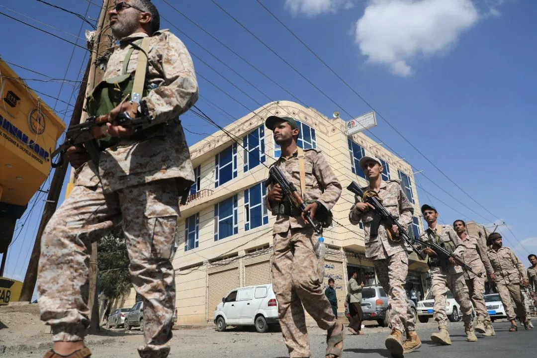 Los hutíes, respaldados por Irán, se apoderan de la estratégica ciudad portuaria de Yemen