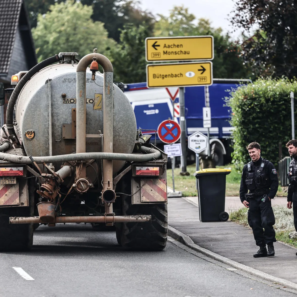 Waldbrand im Hohen Venn - Stadt Monschau hebt Evakuierung wegen Bränden in Belgien auf - Feuer laut Behörden "unter Kontrolle"