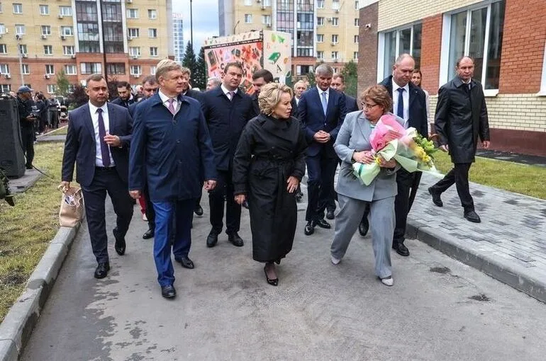 Матвиенко: 18 миллионов ребят пошли в школу 1 сентября