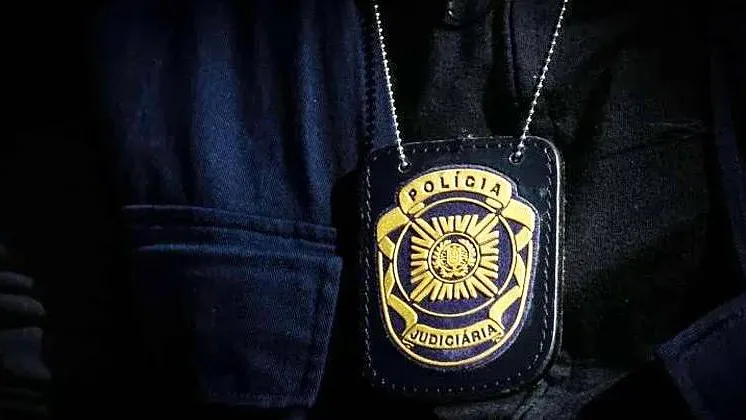 Polícia Judiciária faz buscas aos bancos Carregosa e Banco Angolano de Investimentos
