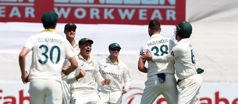 Australia thump Proteas in first Test