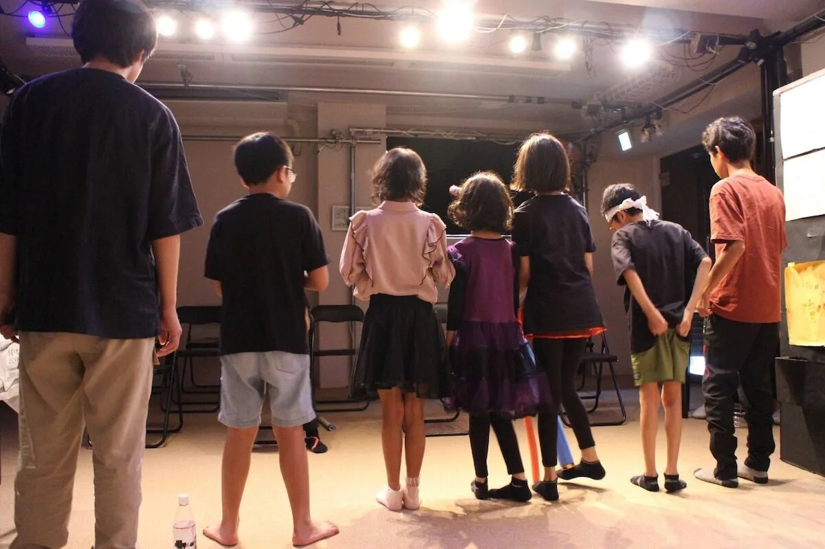 Um guião de teatro está a ajudar crianças a conversar no Japão