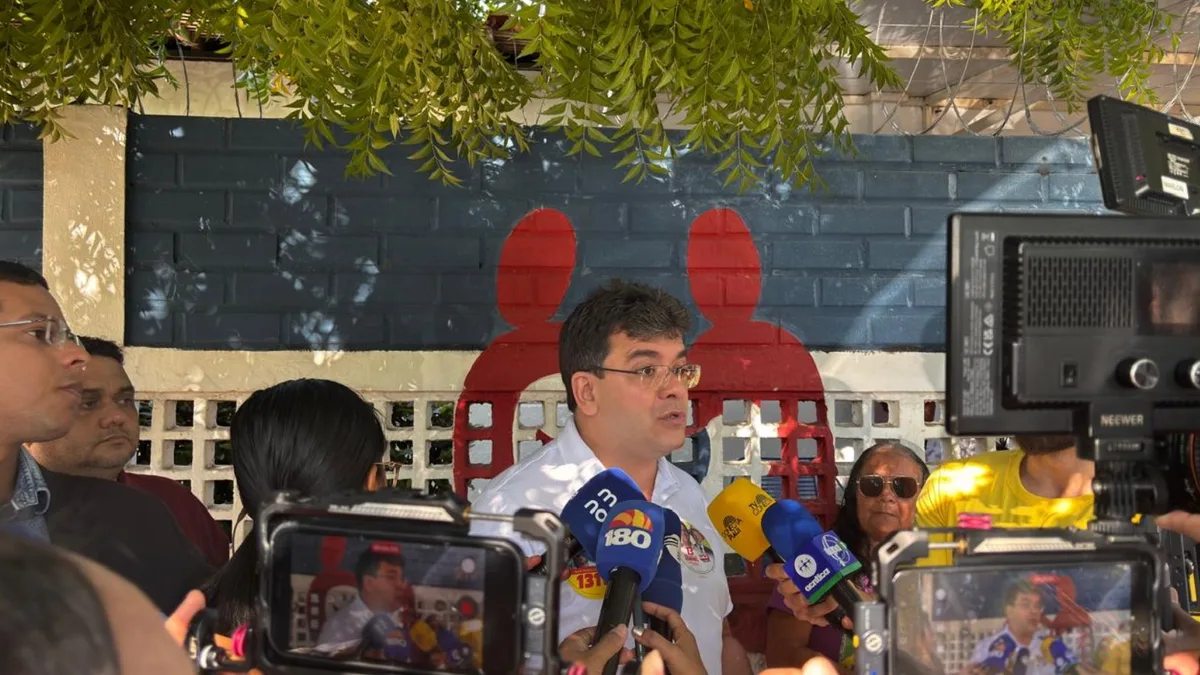Rafael Fonteles defende ações integradas para a população idosa durante visita a instituição em Teresina