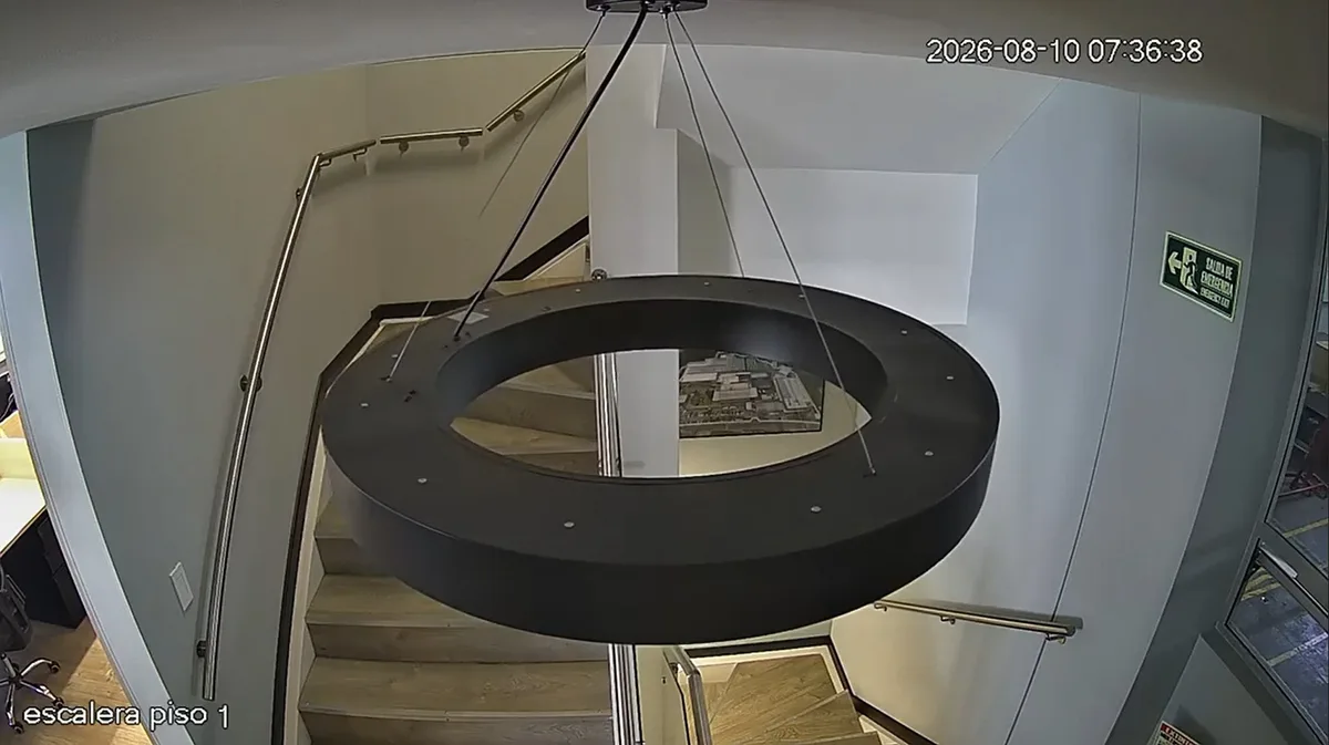 VÍDEO mostra lustre balançando em Bogotá durante terremoto; brasileiros relatam evacuação de prédios