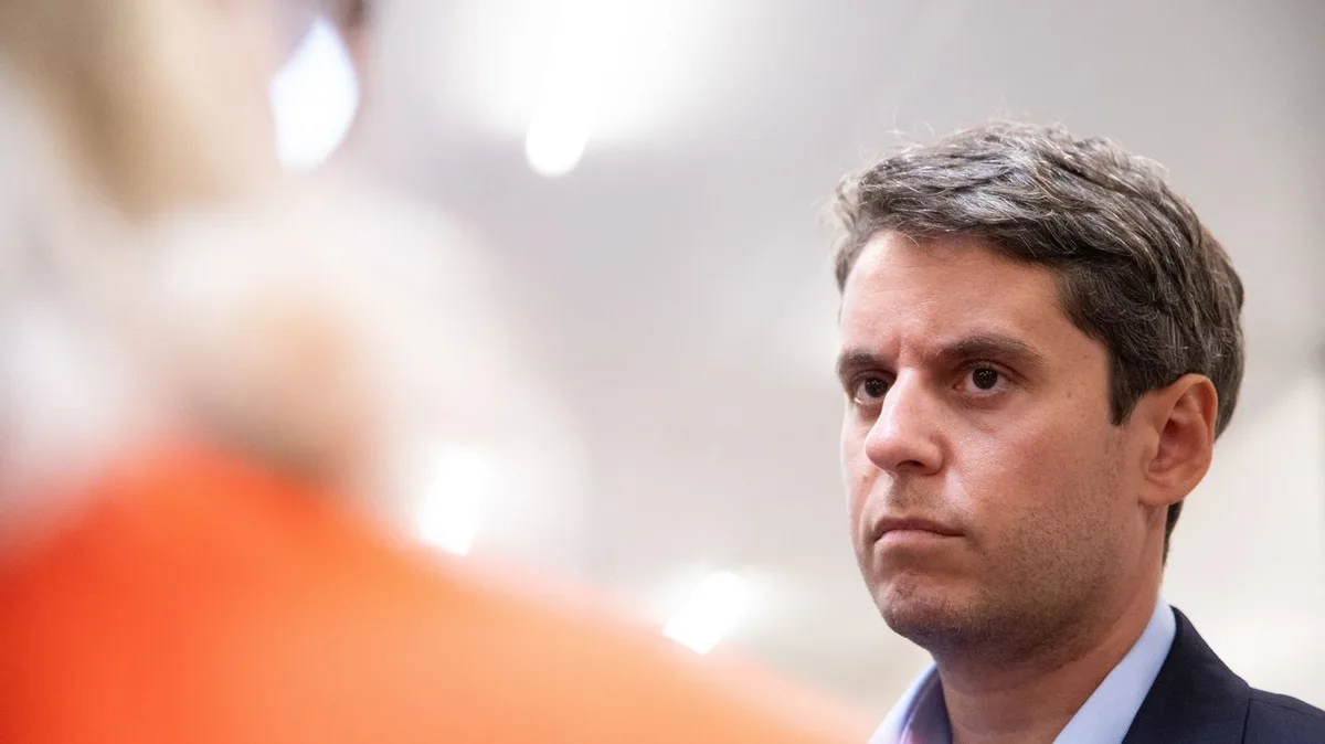 "Une course contre la montre a démarré" : Gabriel Attal appelle à un référendum sur l'interdiction des réseaux aux moins de 15 ans