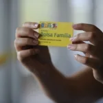 Gilmar Mendes valida decreto que reajustou Bolsa Família e afasta violação à lei eleitoral