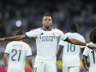 Real Madrid. « Je le vois avec une faim énorme » : José Mourinho admiratif de Kylian Mbappé après son triplé