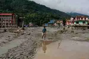 Tragédia no Nepal e Tibete: quais os riscos à saúde do contato com a lama