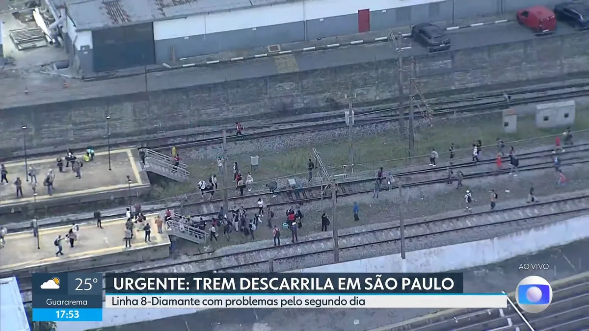VÍDEO: passageira filma momento em que trem da ViaMobilidade descarrila em SP; passageiros gritam de desespero