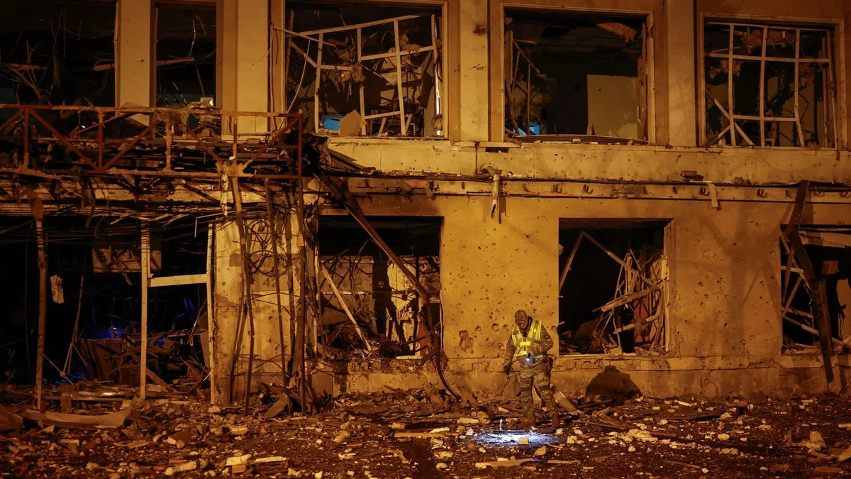 Al menos un muerto en un nuevo ataque nocturno ruso con misiles y drones contra Kiev