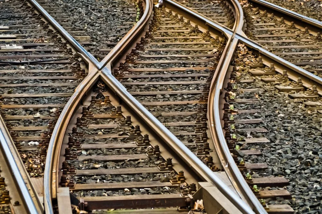 Passe Ferroviário Verde chega aos urbanos de Lisboa e Porto e pode poupar até 480 euros por ano